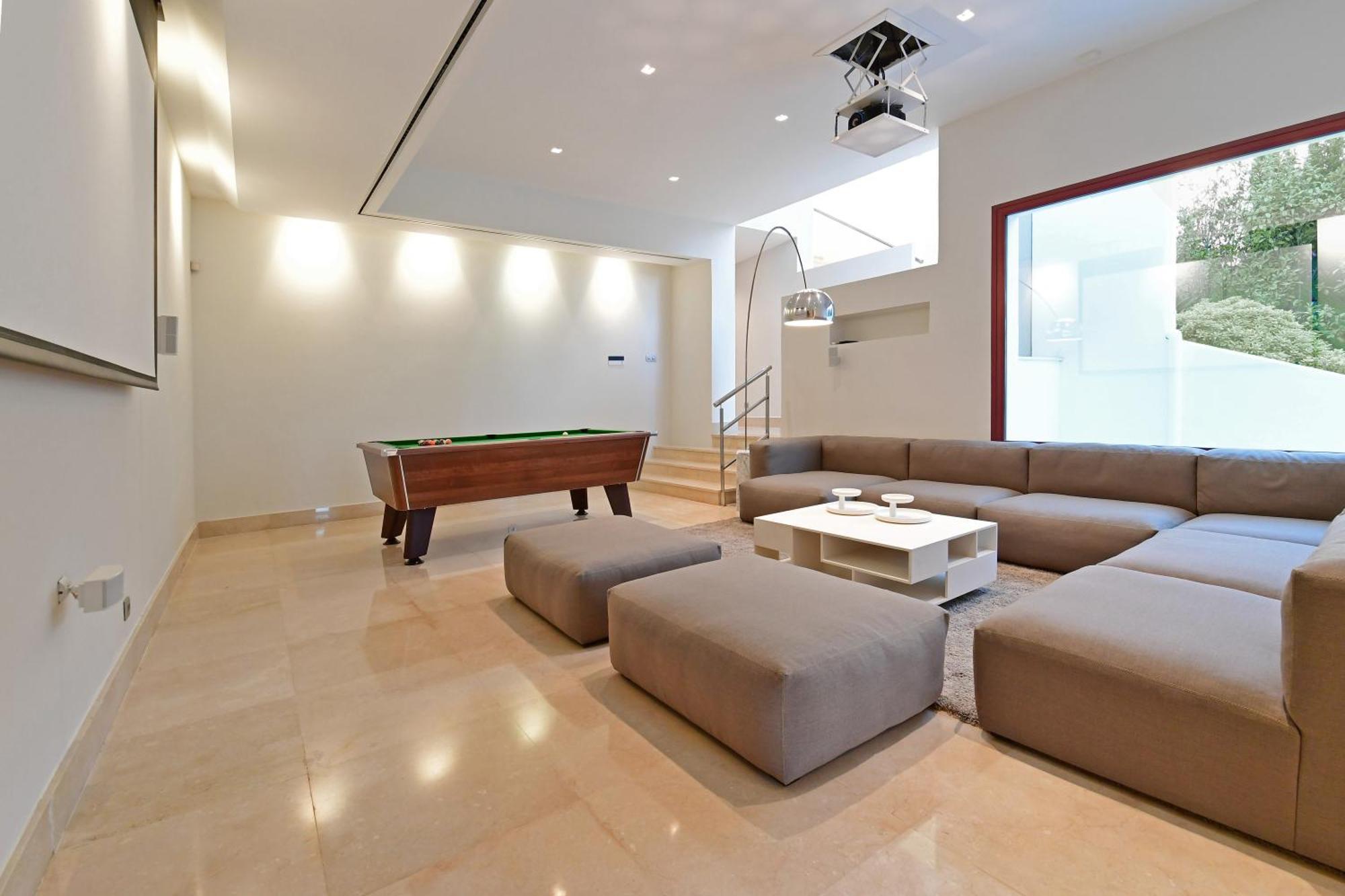 Extraordinary 7 Bdrm W Pool, Gym, Cinema Apartment Marbella