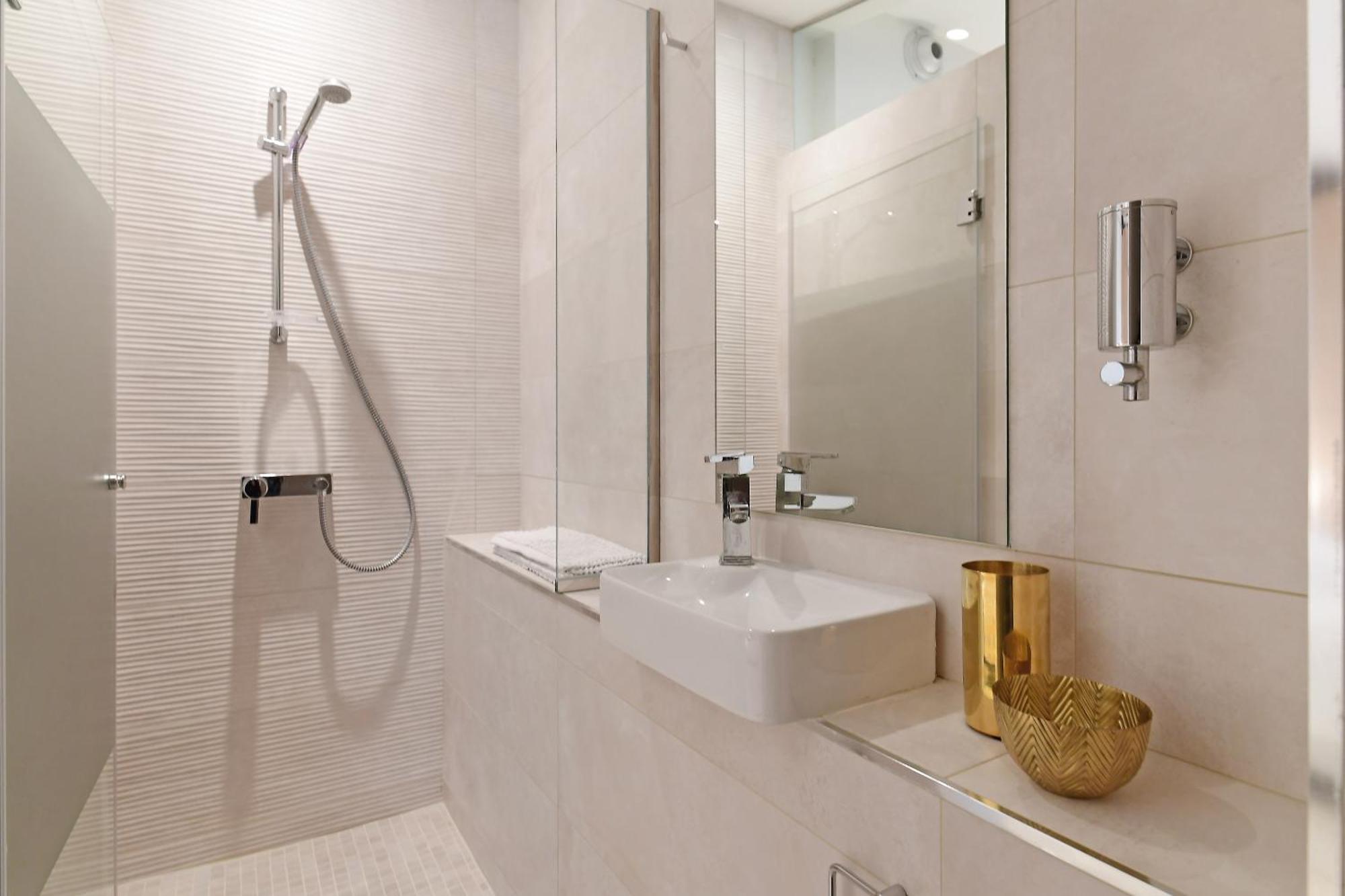 Apartamento Extraordinary 7 Bdrm W Pool, Gym, Cinema *